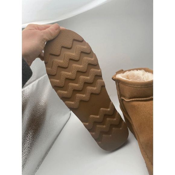 CUSHIONAIRE Women's COZY Genuine Suede pull on platform boot, Chestnut 8 - Picture 3 of 6